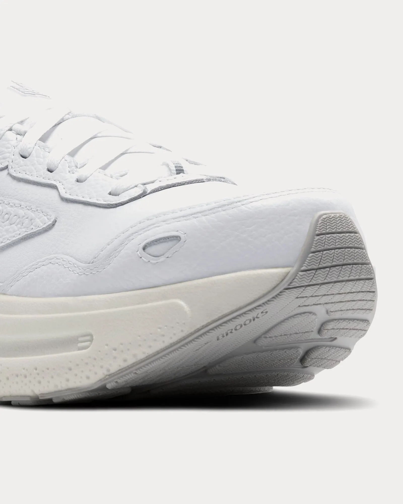 Ghost Max L White / White Low Top Sneakers