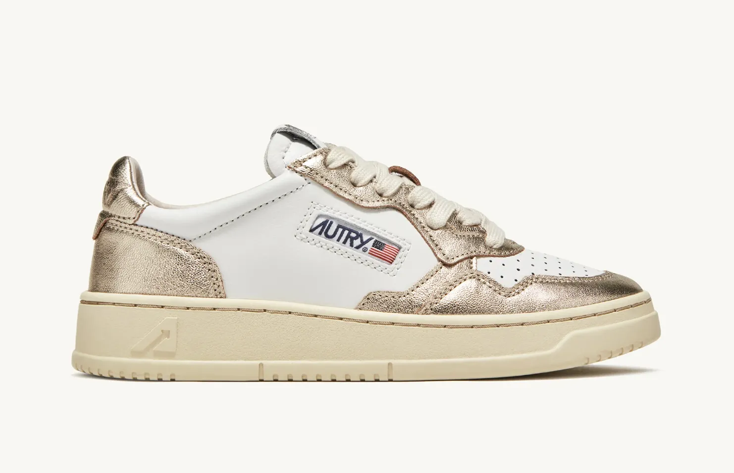 Medalist Low Top Trainers in Leat/Leat Wht/Platinum