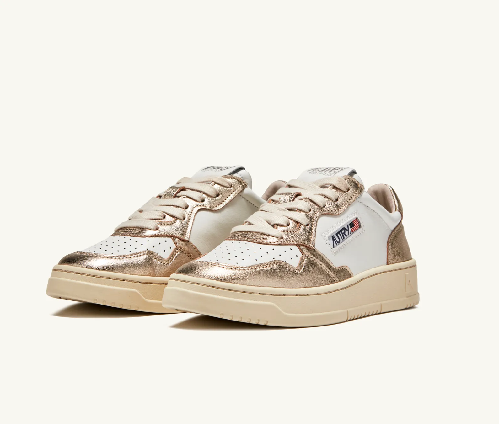 Medalist Low Top Trainers in Leat/Leat Wht/Platinum