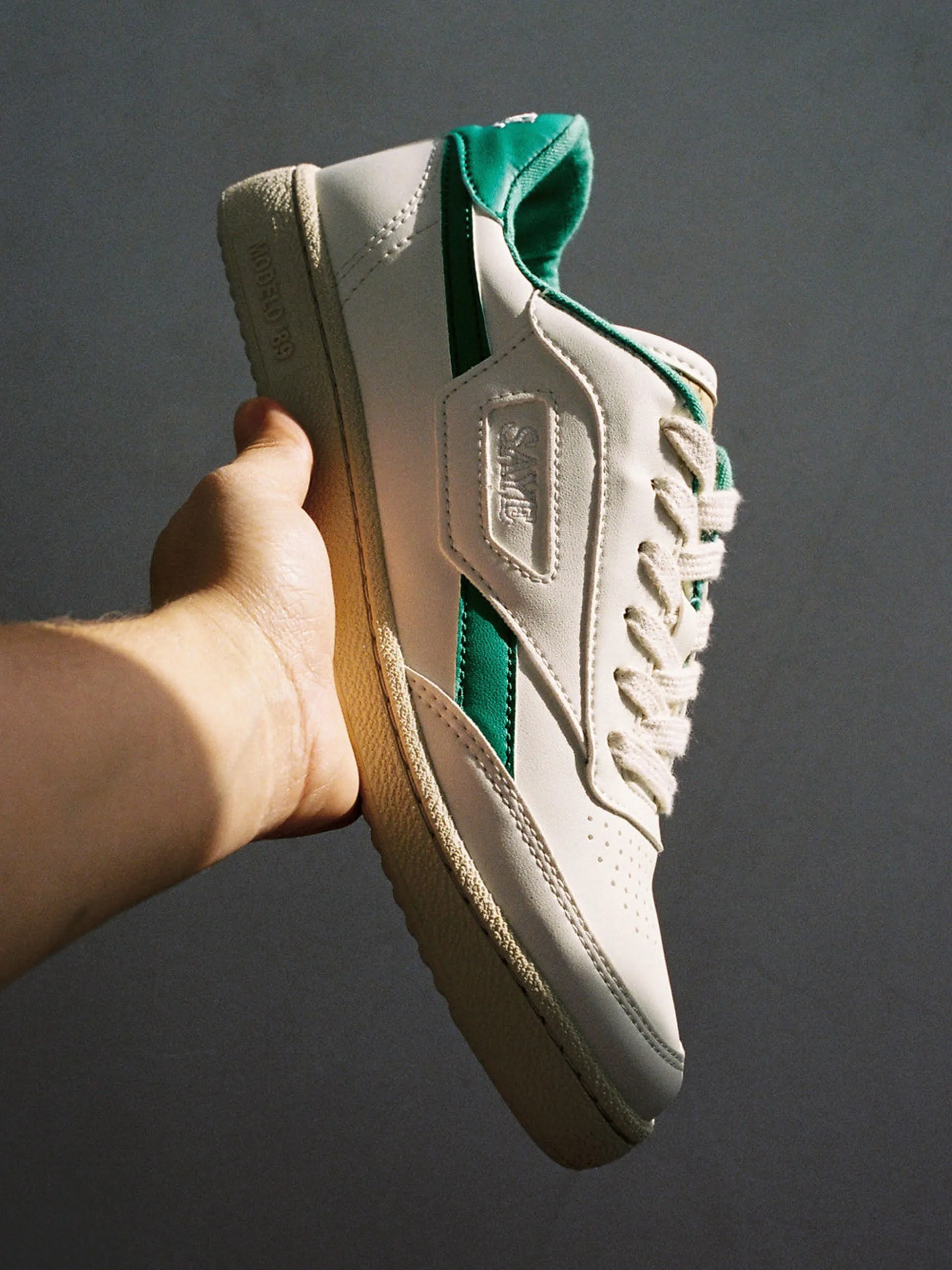 Modelo '89 trainer in green
