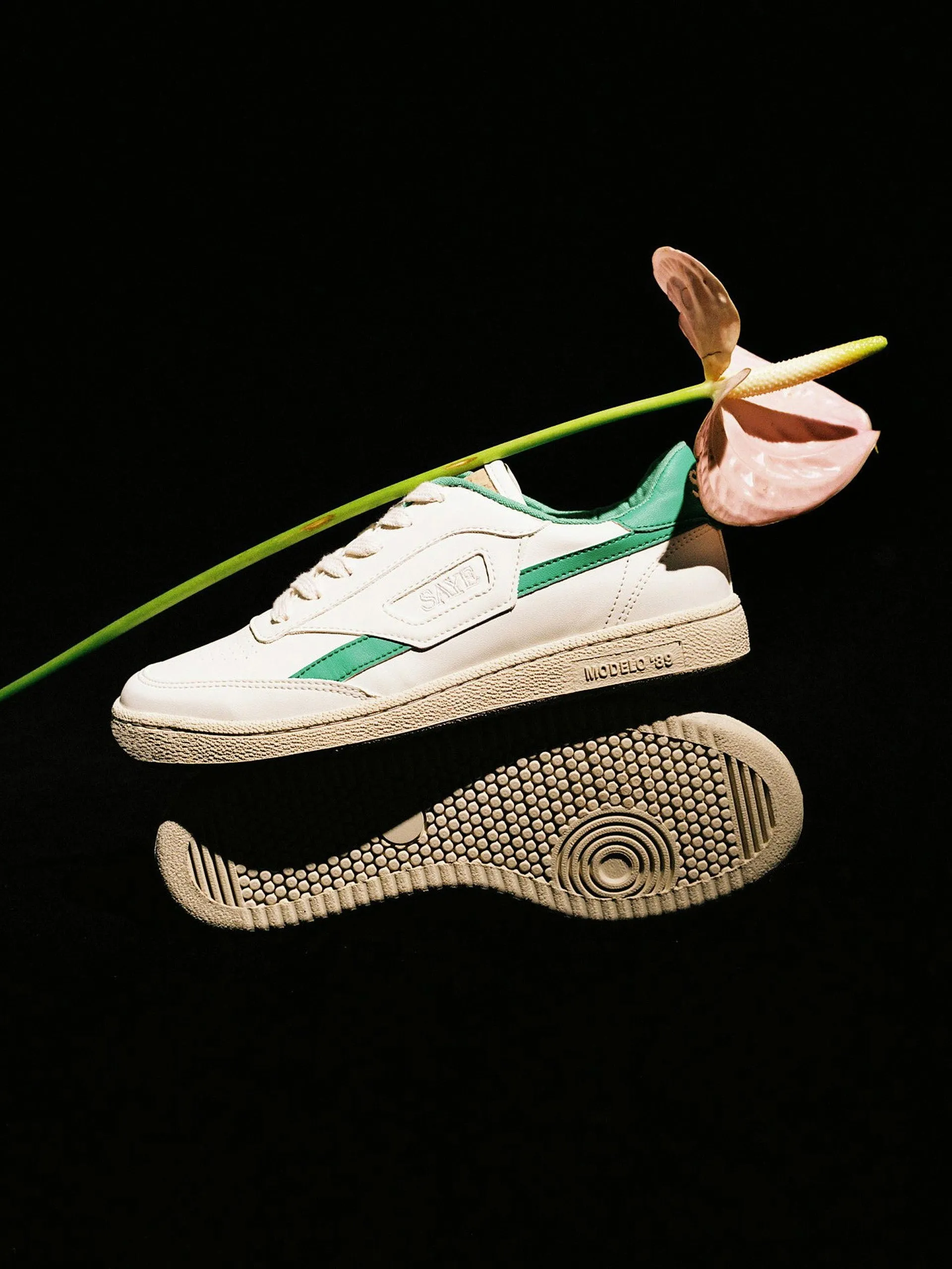 Modelo '89 trainer in green