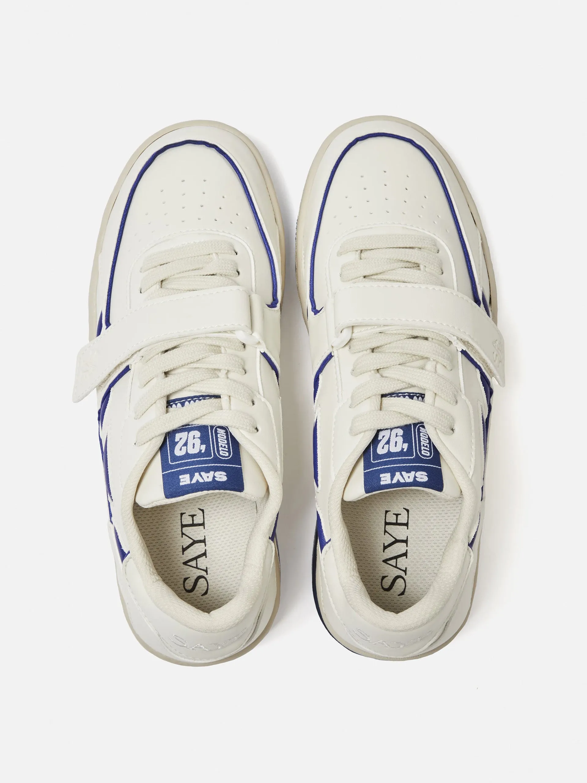 Modelo '92 trainer in blue