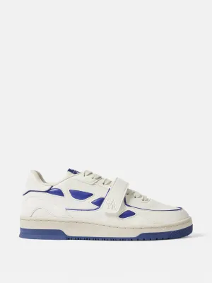 Modelo '92 trainer in blue