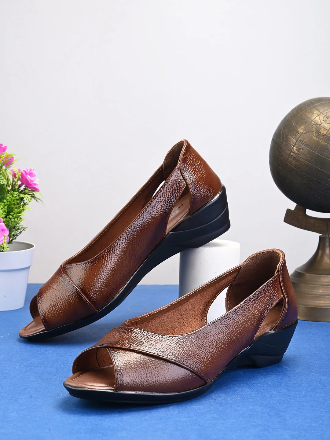 Pelle Albero Women's Brown Leather Slip-On Wedge Heel Sandals