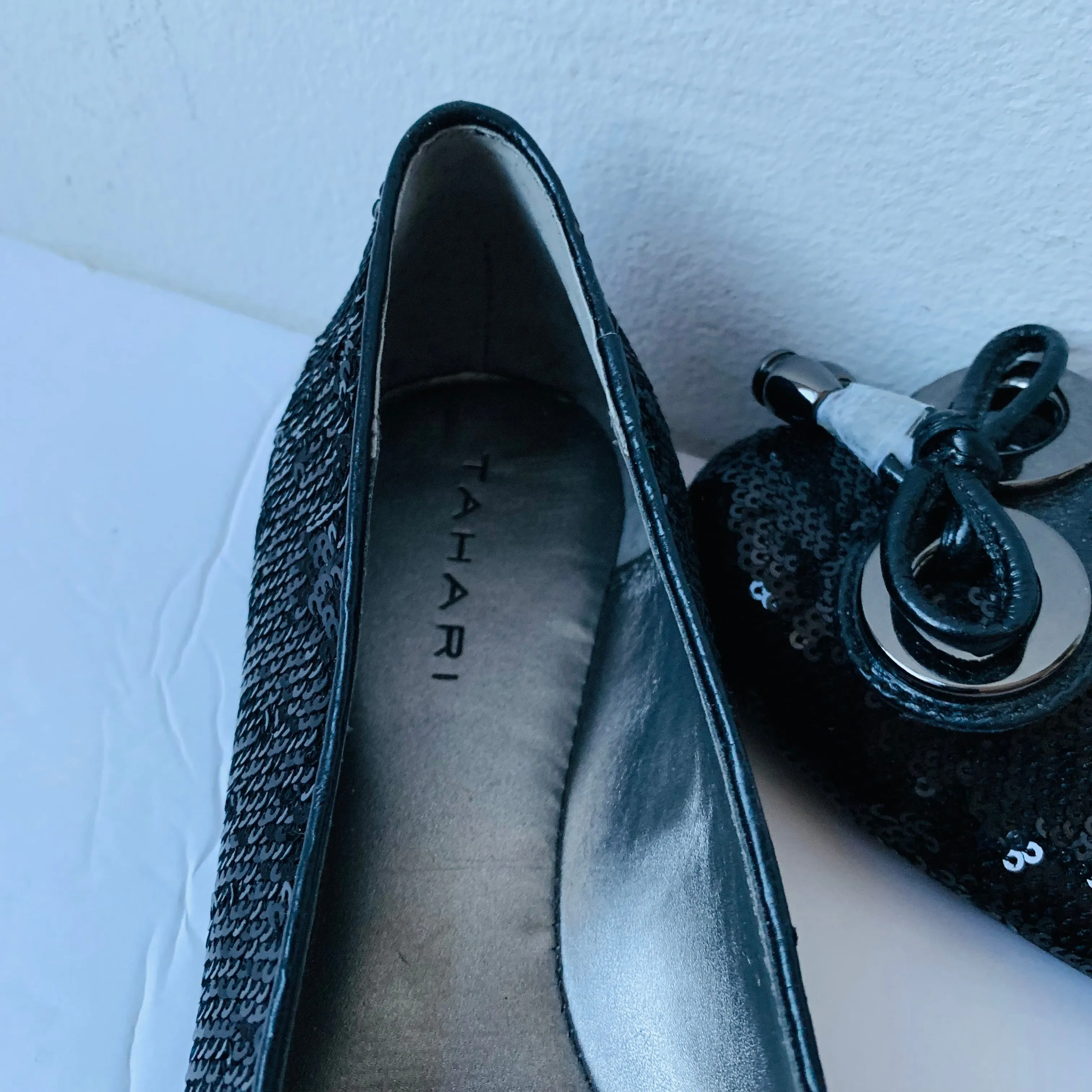Tahari Black Sequined Spoodle Bow Ballet Flats Women’s Size 8.5 New