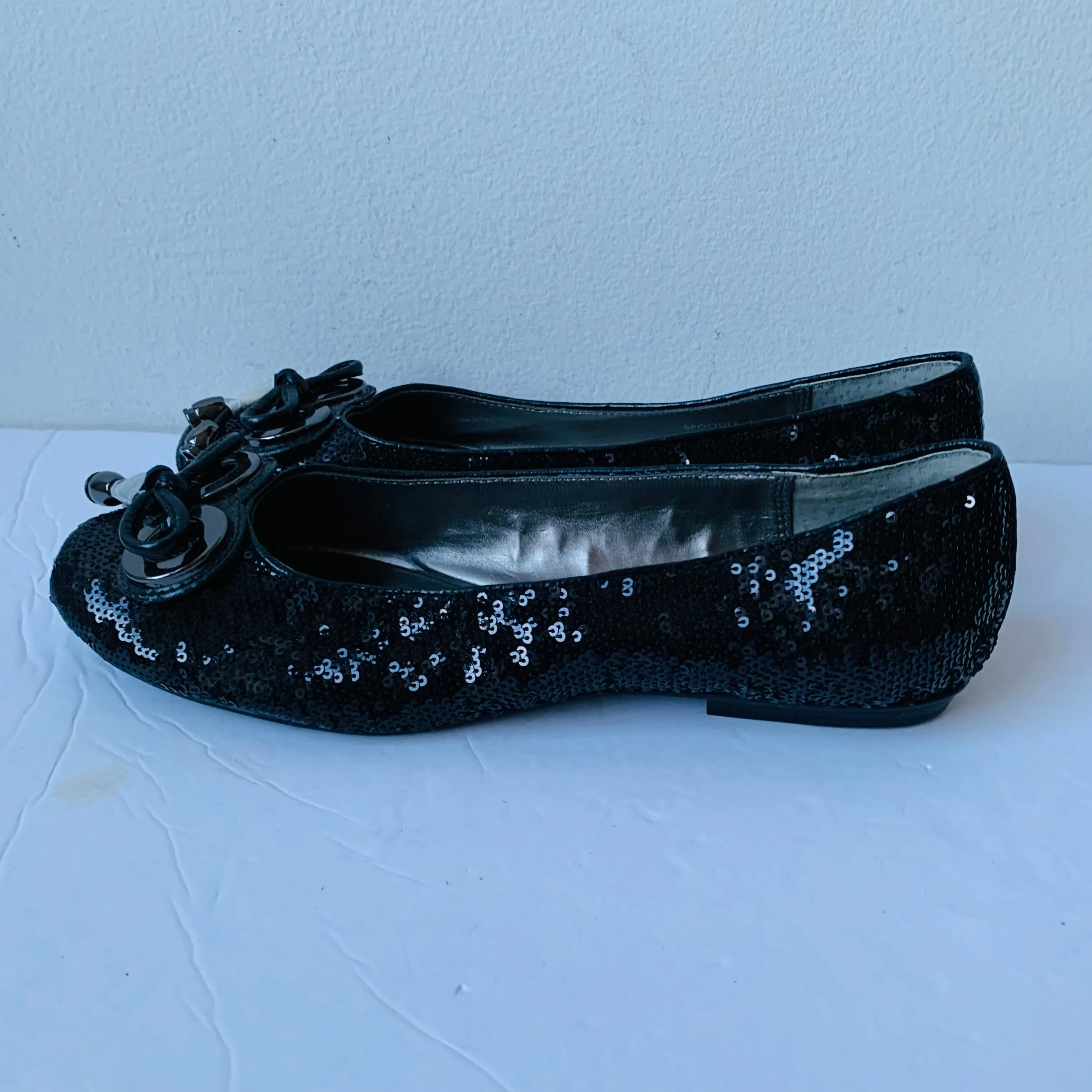 Tahari Black Sequined Spoodle Bow Ballet Flats Women’s Size 8.5 New