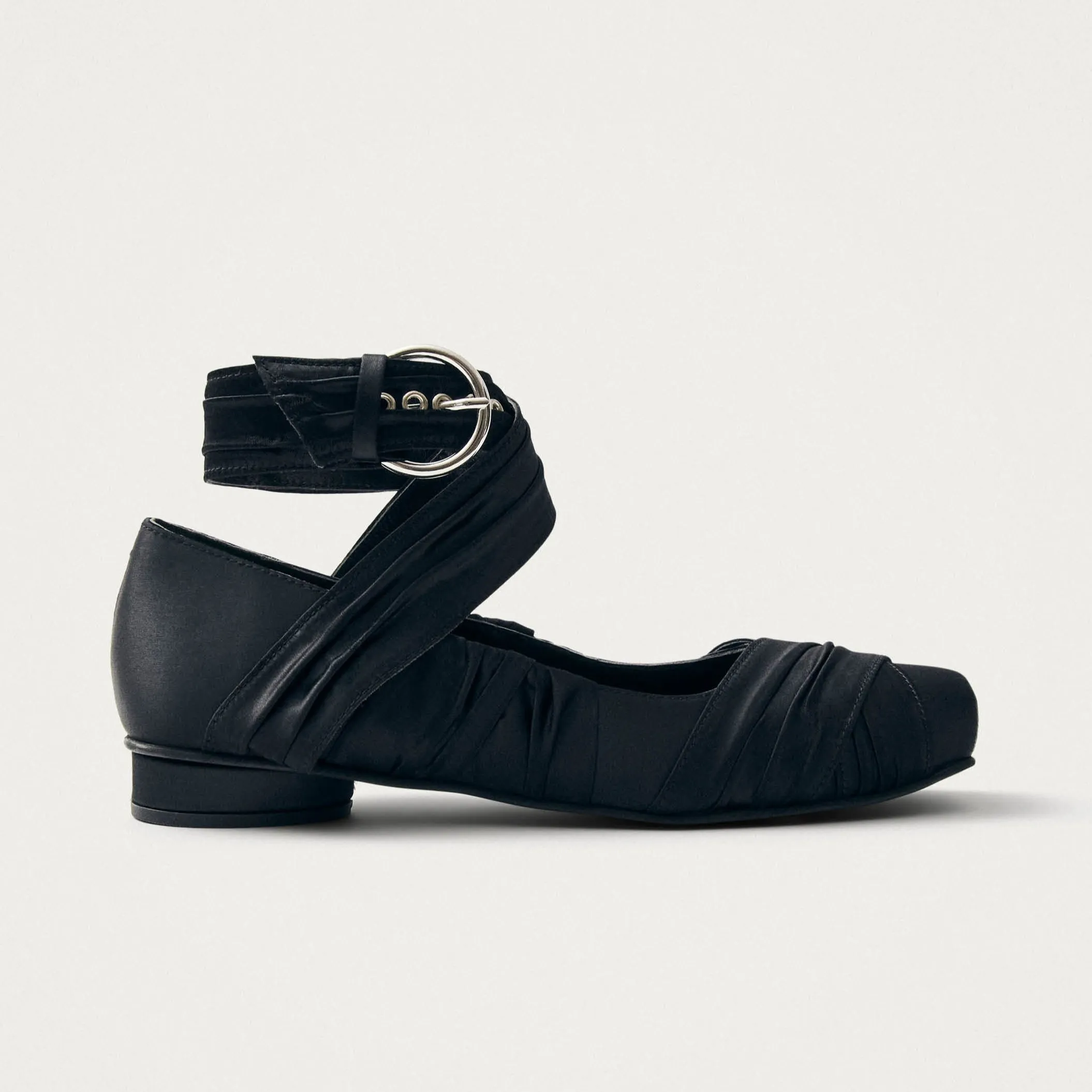 Volant Silky Black Ballet Flats