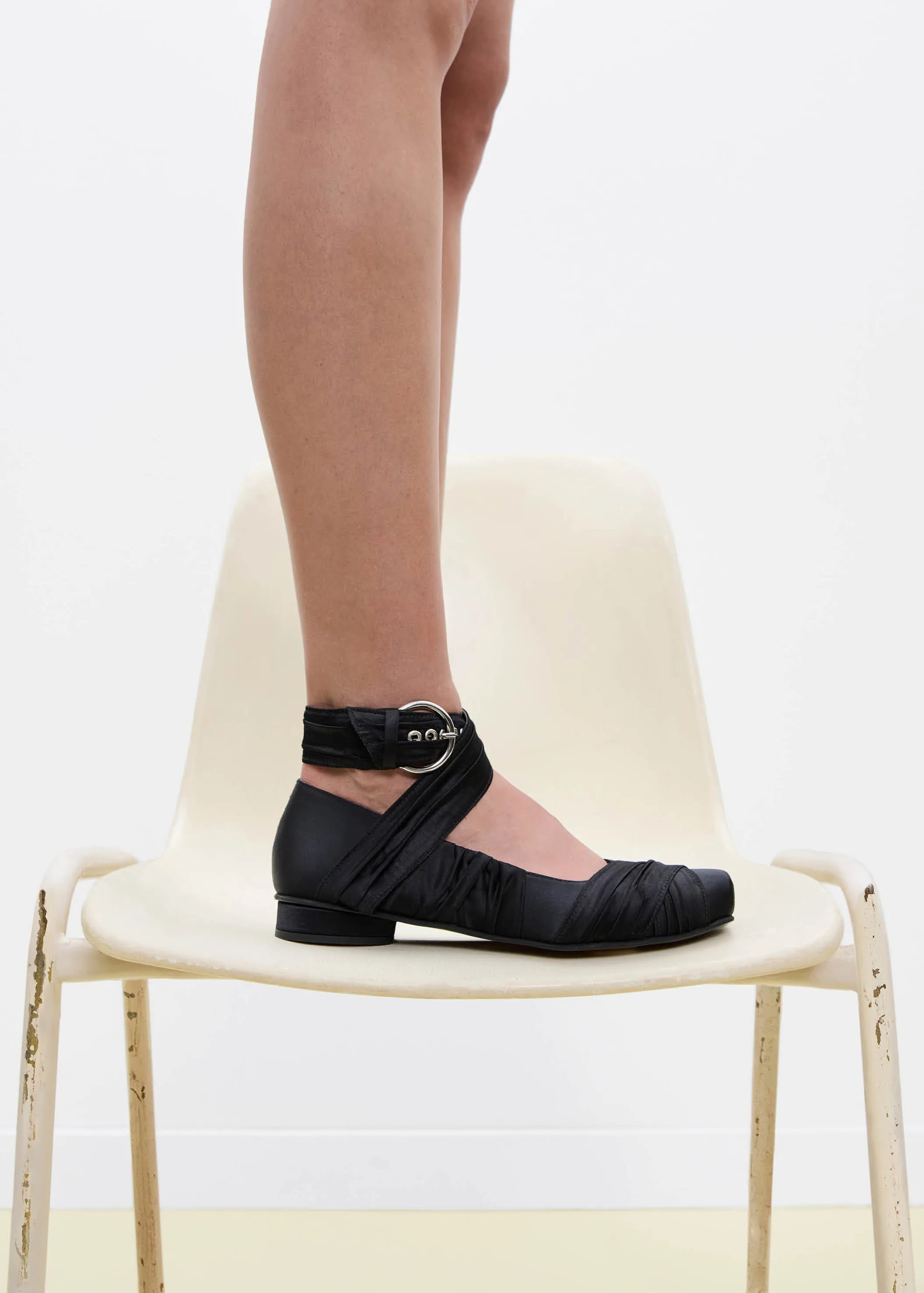 Volant Silky Black Ballet Flats
